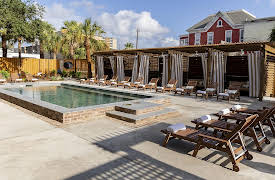 Restoring Galveston: The Inn, Season 1: Making a Splash