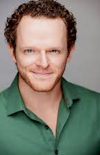 Nick Pasqual som Hadley Prescott