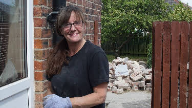 1:10 PM: The Great House Giveaway | Channel 4 | 9/8 2026