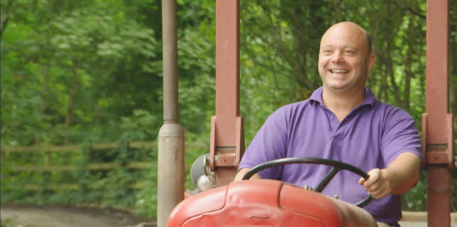 12:00 PM: DIY SOS (S23 E2) (S23) | W | 1/9 2026