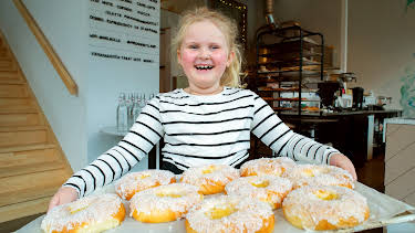 15:55: Klart eg kan: Bake kake til kafeen | NRK Super | 4/27 2026