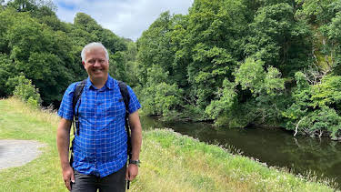 1:20 PM: Weatherman Walking | BBC One Wales | 4/3 2026