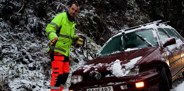 11:00 PM: Ice Road Rescue | Nat Geo Wild | 1/8 2026
