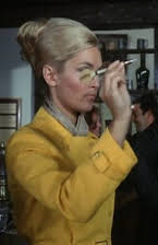 Alexandra Bastedo como 