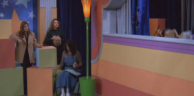 07:00: Just Shoot Me! (S3 E7) (S3) | TV6 | 1/30 2026