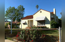 House Hunters Renovation, Season 1: Spanish Fixer to Spanish Dream