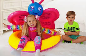 Diana Show: Ultimate Mishmash S1: Diana Becomes a Baby Doll Babysitter!