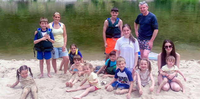 5:00 PM: 22 Kids & Counting (S3 E5) (S3) | 5 Star | 11/19 2025