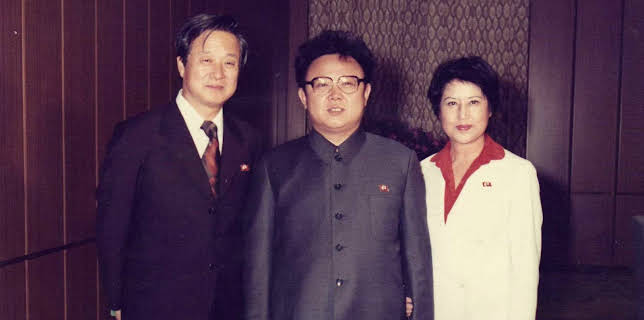 The Lovers and the Despot (2016)