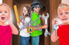 Lively Lewis Show: Levi and Ivy Escape the Babysitter!