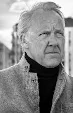 Petter Skavlan som Director