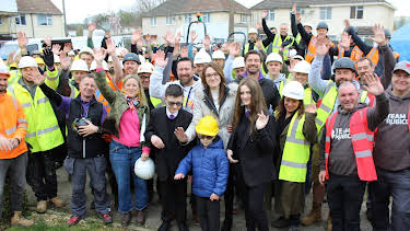 7:00 PM: DIY SOS (S31 E5) (S31) | W | 12/22 2025