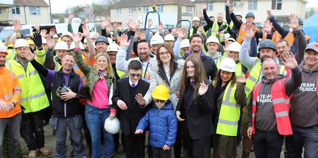 6:00 PM: DIY SOS (S31 E5) (S31) | W | 11/17 2025