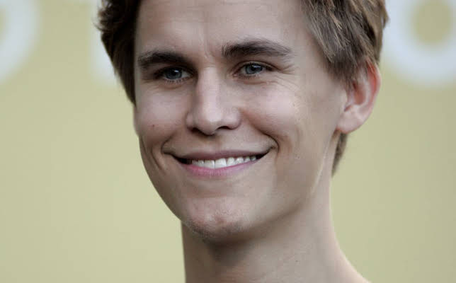 Rhys Wakefield