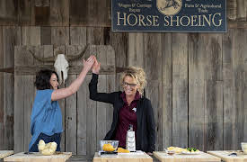 BBQ Brawl: Flay V. Symon, Season 1: Going Whole Hog