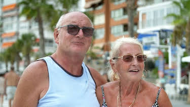 10:00 AM: Bargain-Loving Brits in the Sun (S8 E32) (S8) | 5 Star | 7/20 2026