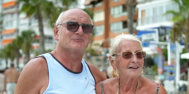 9:00 AM: Bargain-Loving Brits in the Sun (S8 E32) (S8) | 5 Star | 3/9 2026