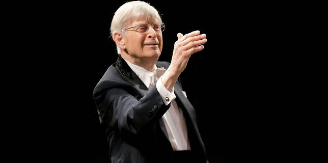 23:10: Herbert Blomstedt dirigiert Werke von Mozart und Voříšek | MDR Fernsehen | 11/20 2025