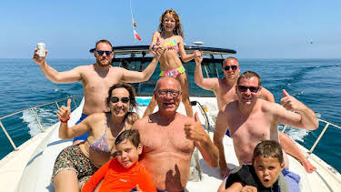 9:00 AM: Bargain Loving Brits in the Sun (S9 E9) (S9) | 5 Star | 10/23 2026