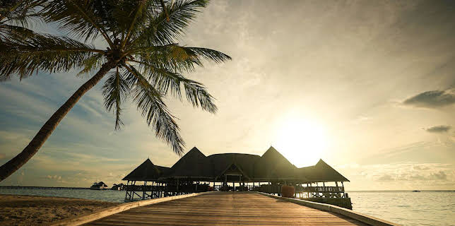 3:50 AM: Billionaire Resorts: On Holiday with the Super Rich | Channel 5 | 11/26 2025