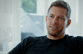 Wozniacki & Lee S01: Homecoming