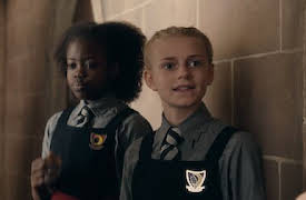 La peor bruja: Enid Nightshade superestrella