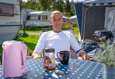18:45: Ja vi elsker camping (S5 E11) (S5) | FEM | 4/24 2026