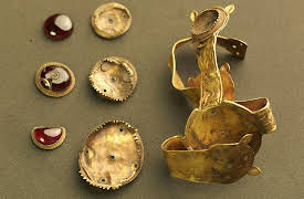 Art That Made Us: Season 1: Lights in the Darkness