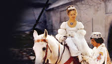 Drei Haselnüsse für Aschenbrödel