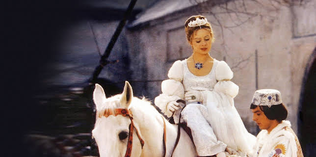 Drei Haselnüsse für Aschenbrödel