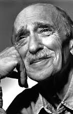 Nathan Davis como Soviet Press Secretary