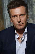 Peter J. Lucas como Piotrek Krol