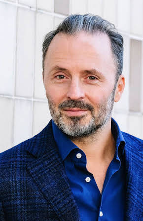 Robert Schupp as 