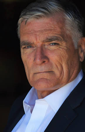 Chris Gillett as Carter Higgins