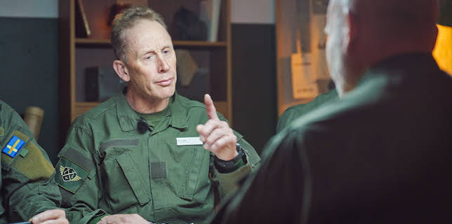 18:35: Kompani Svan (S4 E14) (S4) | Kanal 9 | 12/3 2025