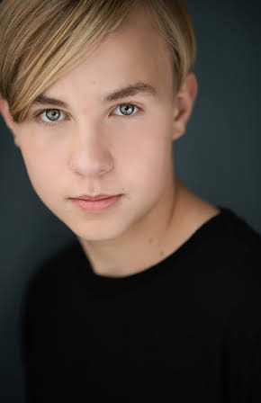 Octavian Kaul as 