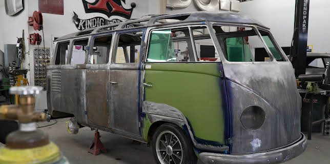 09:05: Kindig Customs (S8 E5) (S8) | Discovery Channel | 8/13 2025