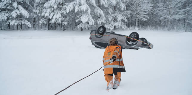 15:00: Frusna vägar (S13 E4) (S13) | TV3 | 12/10 2025