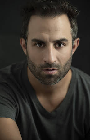 Mauricio Argüelles as 