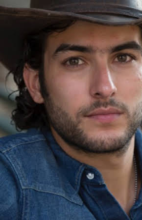 Juan Pablo Gil as 