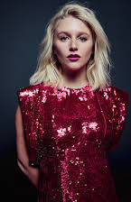 Julia Schlaepfer som 