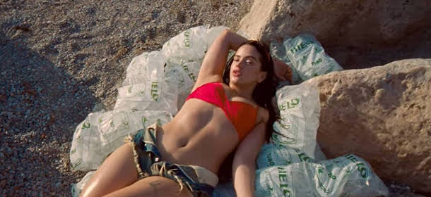 Rosalía ha estrenado el videoclip oficial de 'Despechá'.