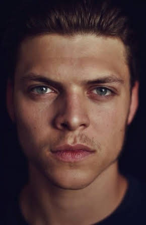 Alex Høgh Andersen as 