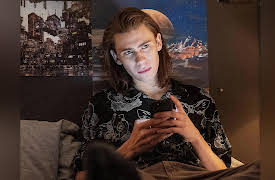 Mrs. Fletcher: Solar Glow