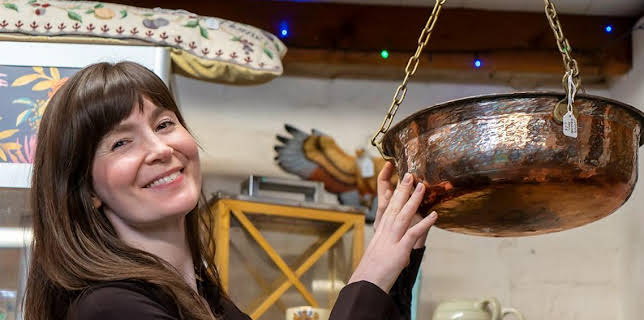 12:00 PM: Bargain Hunt (S62) | BBC One Scotland | 12/22 2025