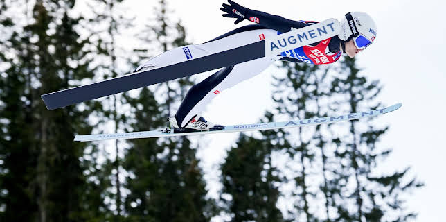 11:55: V-cup, hopp: Stor bakke, kvinner | TV 2 | 11/22 2025