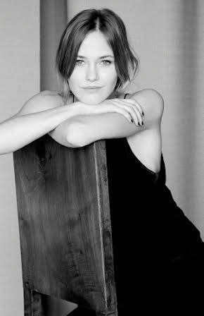 Lucía Guerrero as 