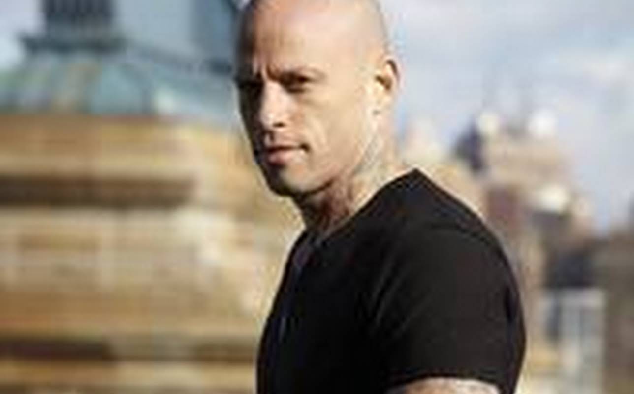Ami James