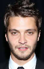 Luke Grimes som 