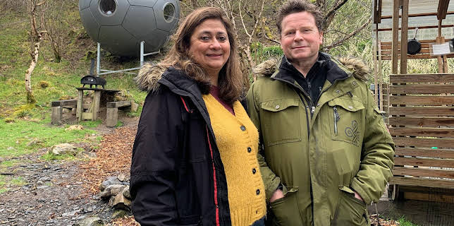 2:00 PM: Four in a Bed | Channel 4 | 12/29 2025